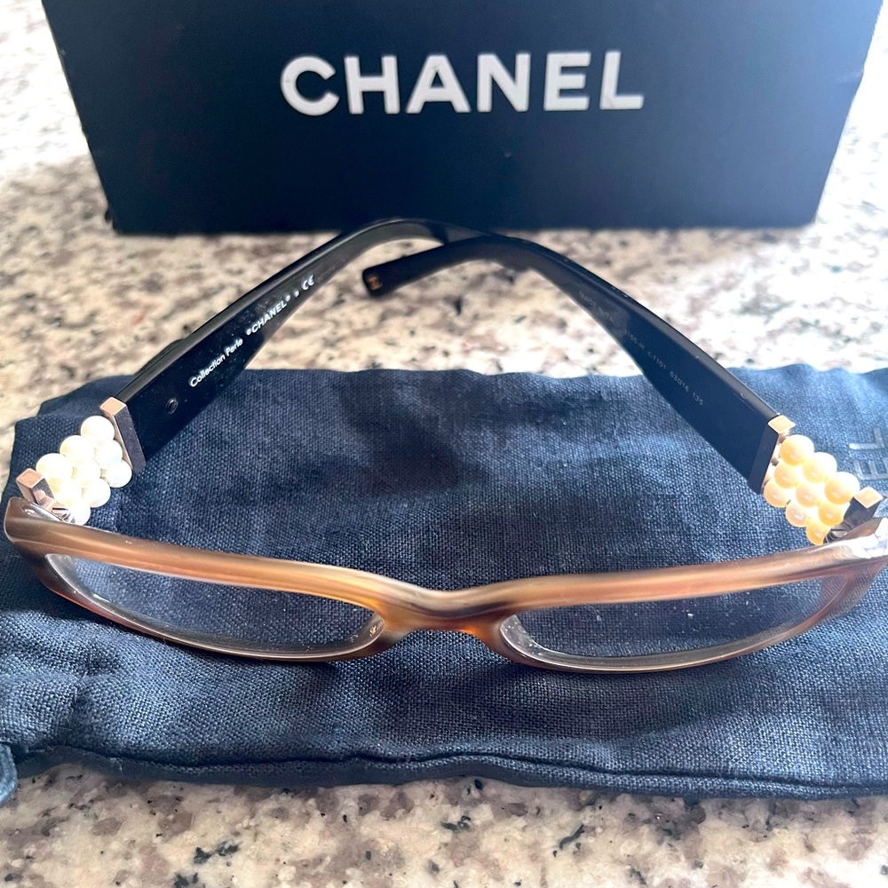 Channel Pearl Glasses